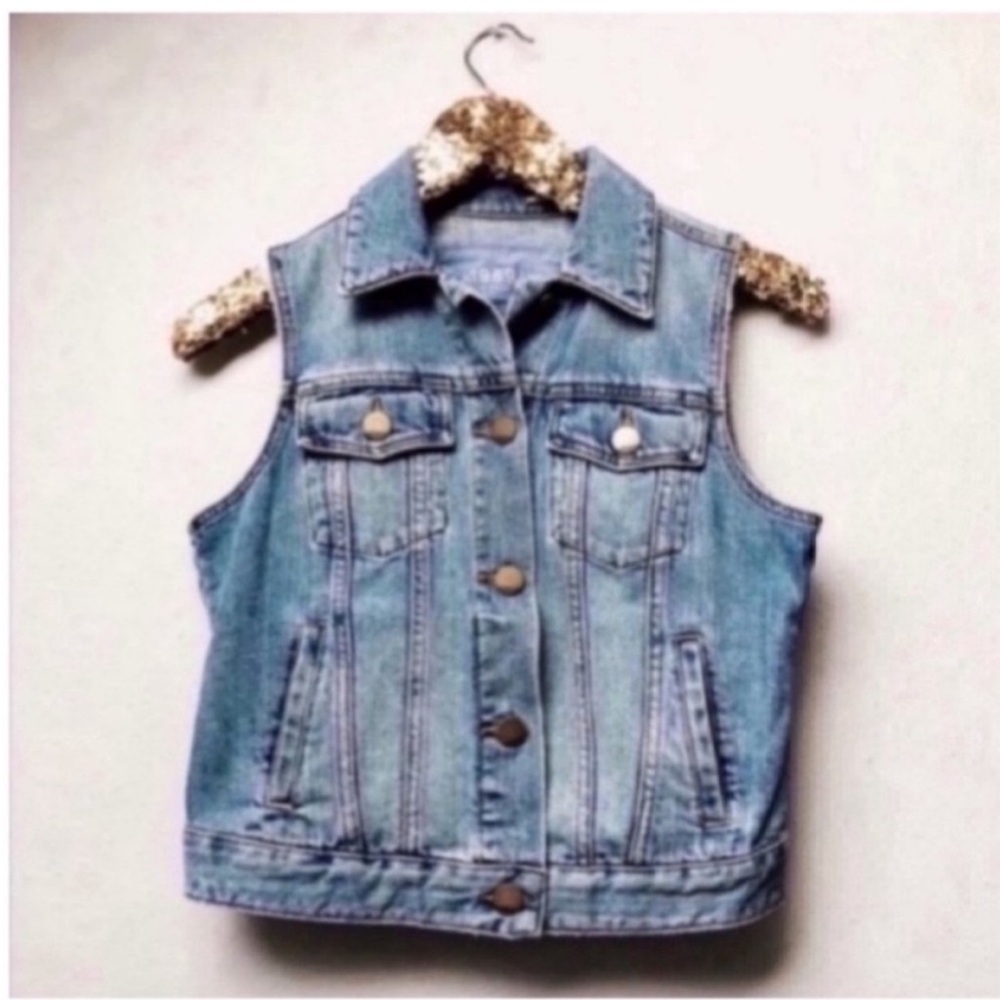 Gap Classic Denim Button Down Vest - image 1